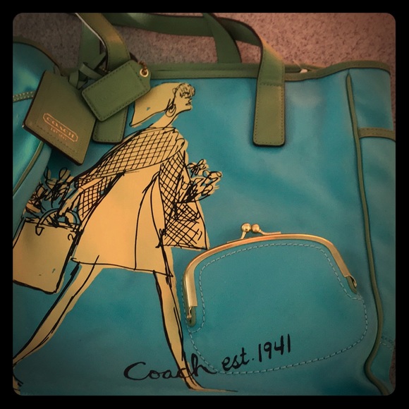 Handbags - Coach large tote